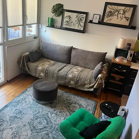 Home Apartment *